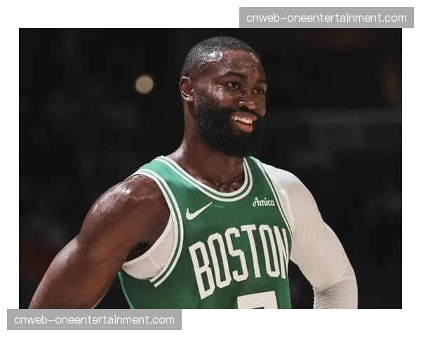 凯尔特人32分大胜76人，窒息的防守和团队篮球展现绿军赢球文化